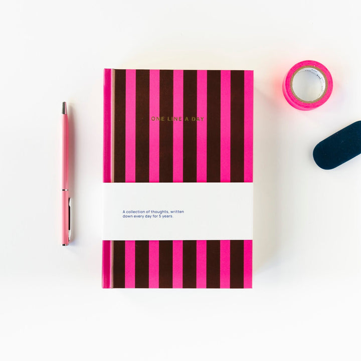 A-Journal, Tagebuch mit einer Zeile pro Tag, Stripes pink rot