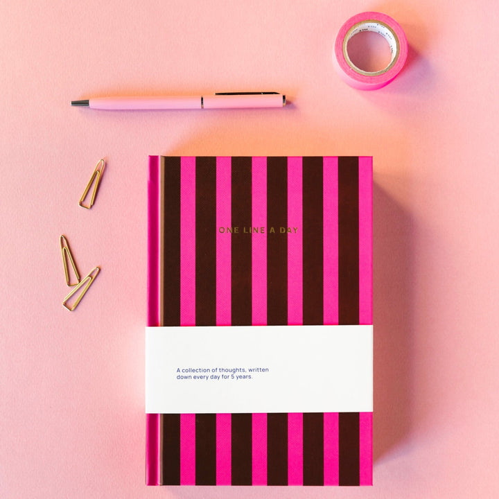 A-Journal, Tagebuch mit einer Zeile pro Tag, Stripes pink rot